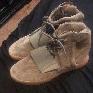 Yeezy 750 boost glow in the dark